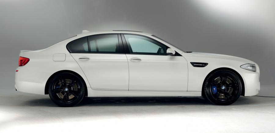  BMW M5 Performance Edition 2012 года  (UK) (фото 10 из 13)